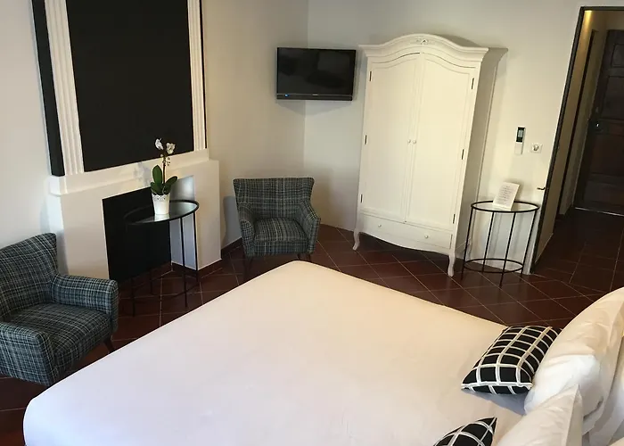 Ancienne Cure Bed & Breakfast 4*