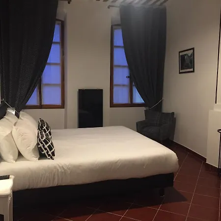 Ancienne Cure Bed & Breakfast